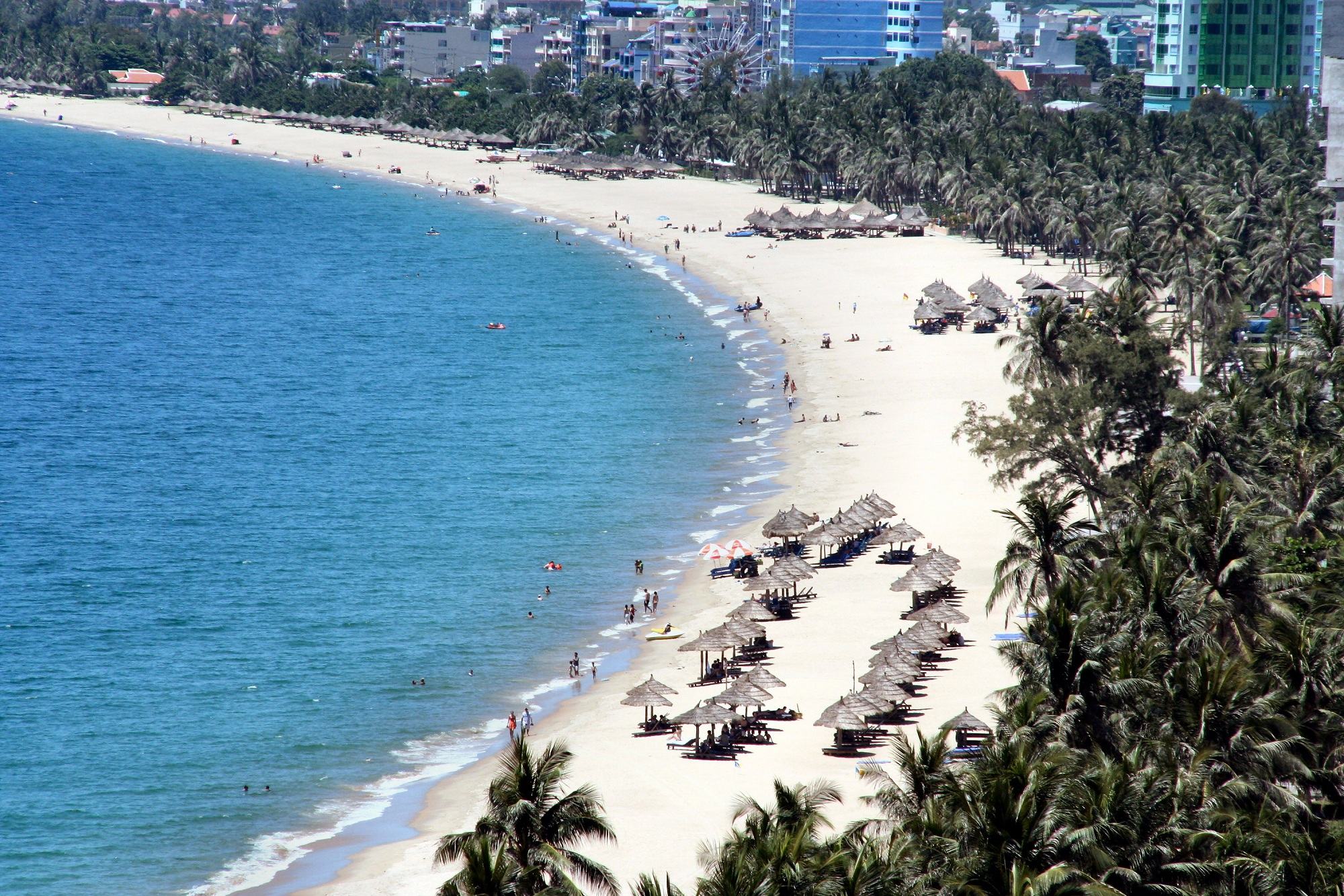 Bãi biển Mỹ Khê từng lot top 10 bãi biển đẹp nhất thế giới