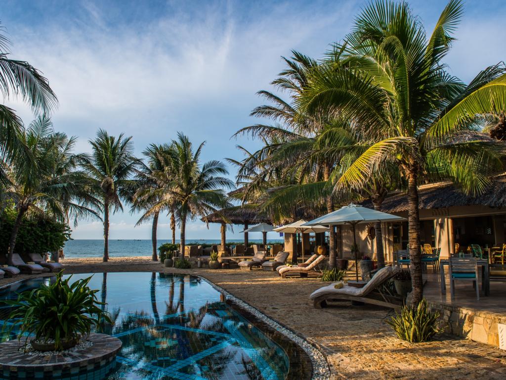 sailing club resort mũi né