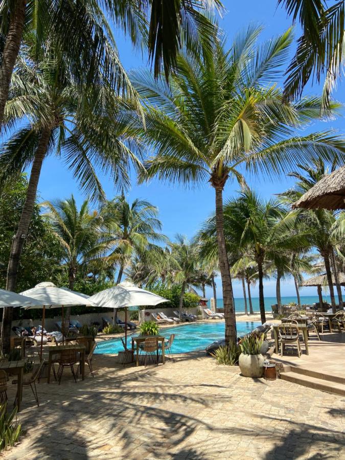 sailing club resort