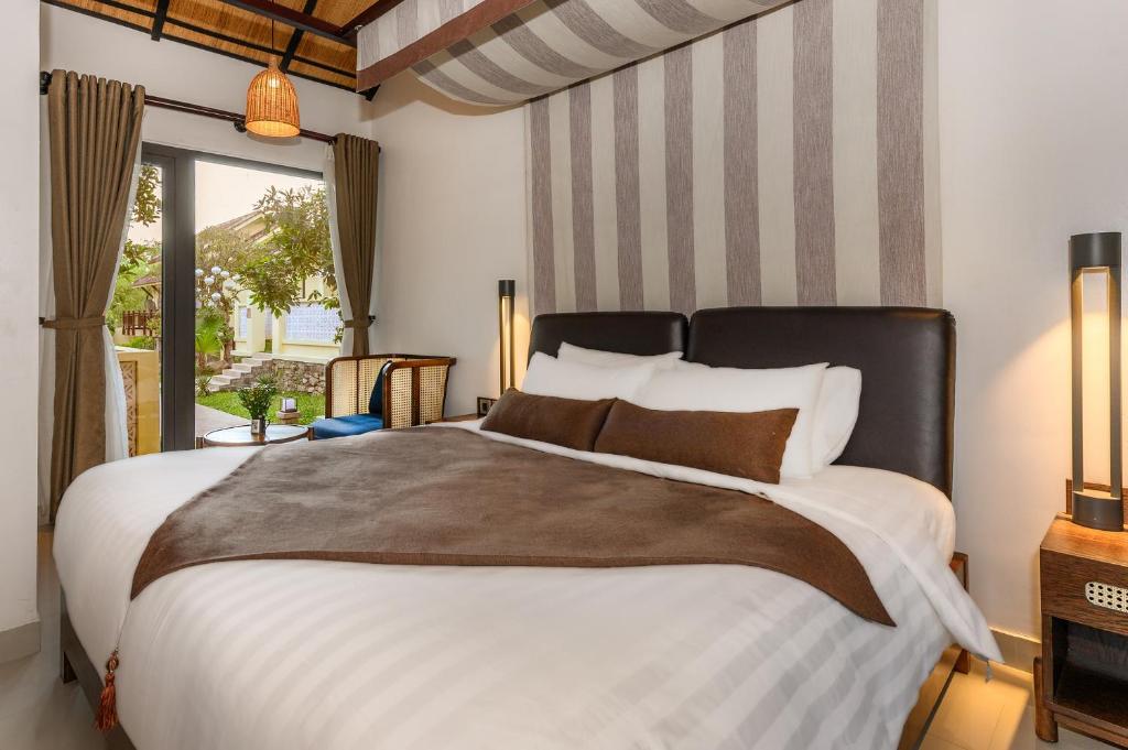 THE BLOSSOM RESORT