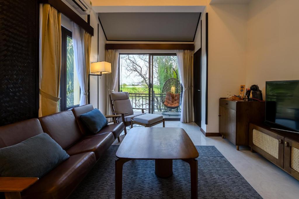 THE BLOSSOM RESORT
