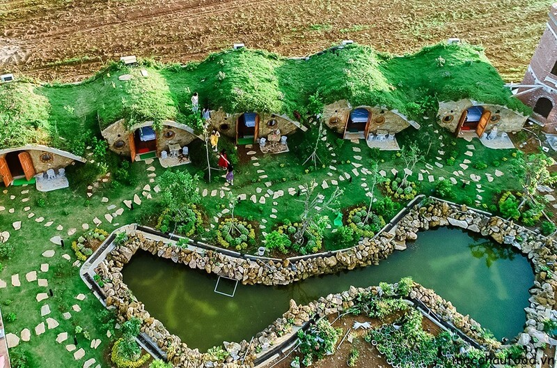 Mộc Châu Hobbiton - Làng cổ tích trên đồng cỏ xanh