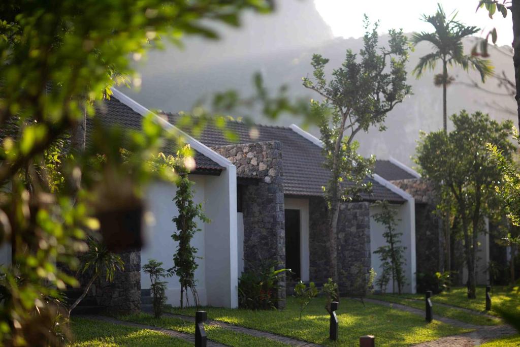 Aravinda Resort