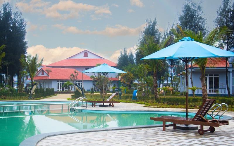 Thiên đường xứ Thanh được thiết kế với kiến trúc truyền thống sang trọng và ấm cúng, cùng tầm nhìn trước mặt hướng ra vùng biển thơ mộng.