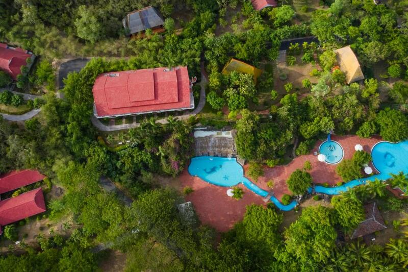 Núi Thơm Ecolodge