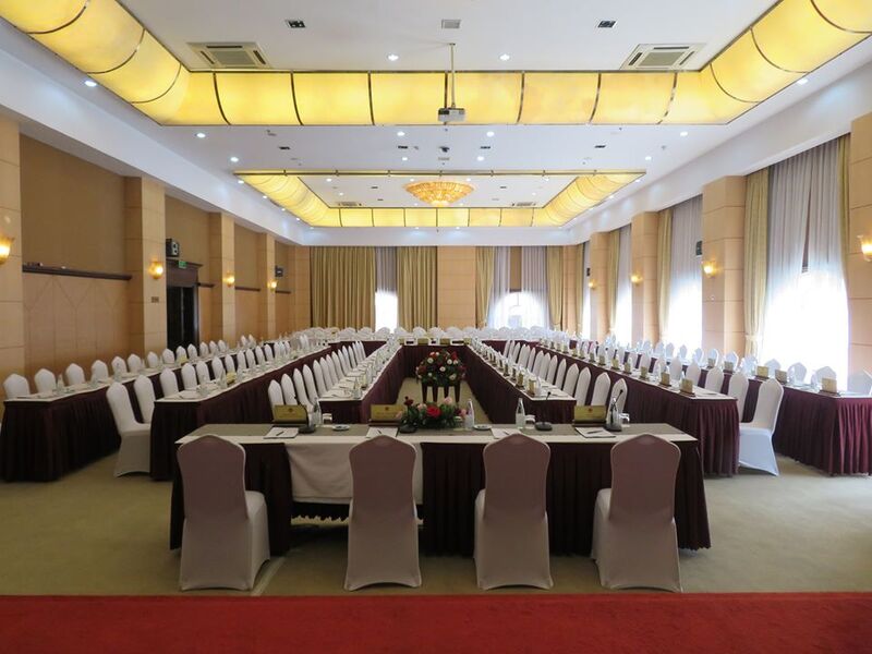 Tọa lạc bên bờ biển Ninh Chữ thơ mộng, Aniise Villa Resort nổi tiếng với vẻ đẹp tráng lệ và kiều diễm đã thu hút đông đảo khách du lịch ghé đến mỗi năm.