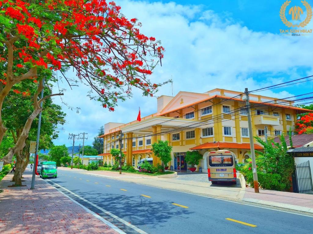 Tân Sơn Nhất Côn Đảo Resort