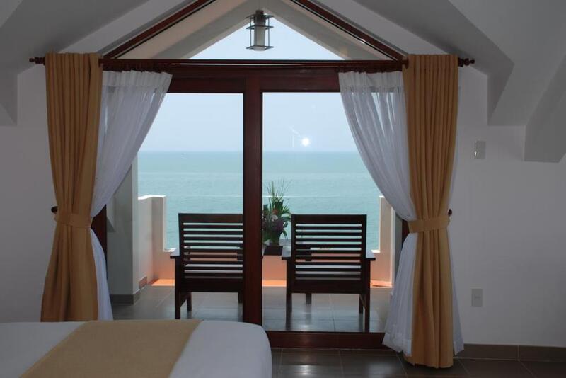 tại canary beach resort
