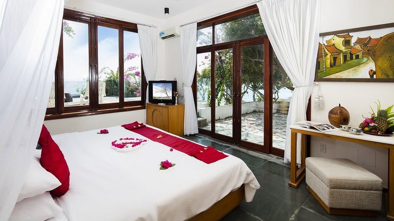 Rock Water Bay Resort - Tìm về vẻ đẹp yên bình của biển cả