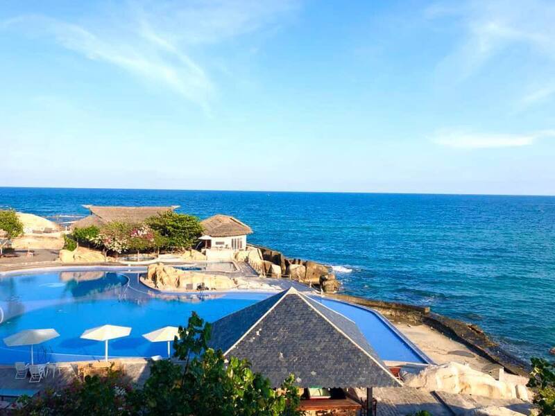 Rock Water Bay Resort - Tìm về vẻ đẹp yên bình của biển cả