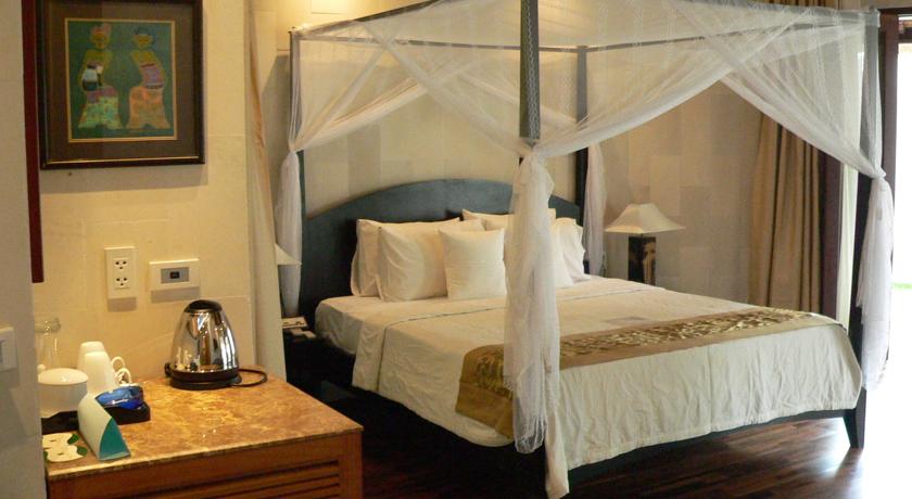 Phòng Pool View Suite tại khu nghỉ dưỡng Sunsea 
