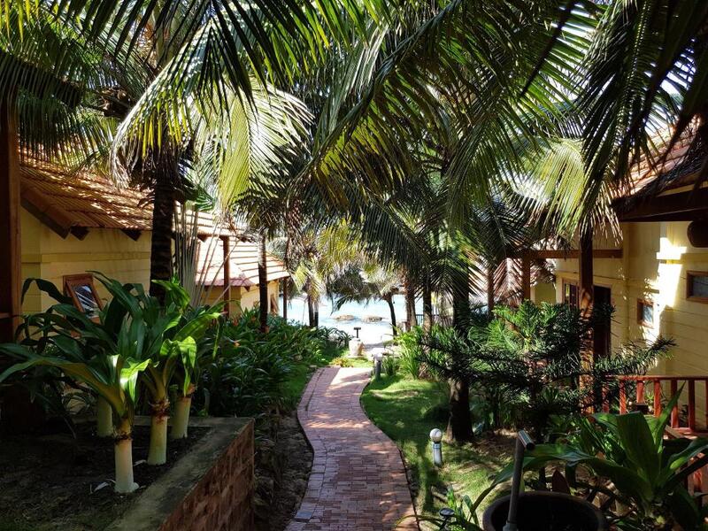 Viet Thanh Resort Phu Quoc - Đắm mình vào biển xanh cát trắng