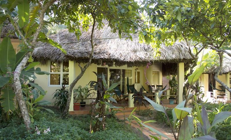 Viet Thanh Resort Phu Quoc - Đắm mình vào biển xanh cát trắng