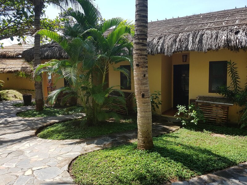 White Sand Resort - Tận hưởng kỳ nghỉ bên biển xanh và cát trắng