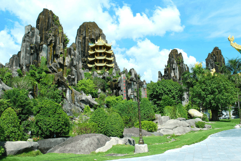 Núi Ngũ Hành Sơn gần khách sạn Stella Maris Beach Đà Nẵng 