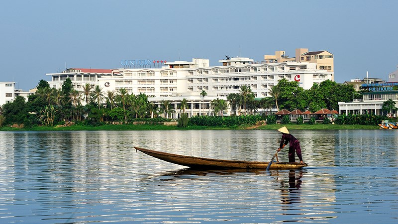 khách sạn century huế