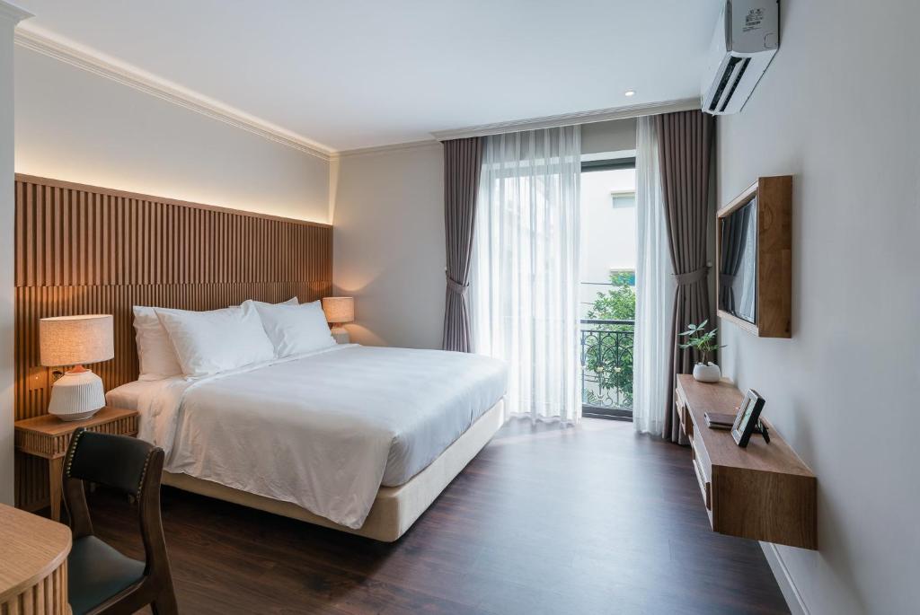 Charmaine's Hotel & Apartment