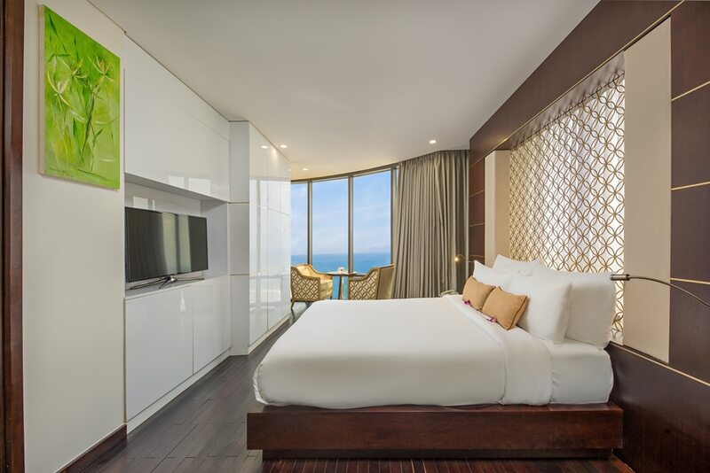 Holiday Beach Đà Nẵng Hotel & Resort