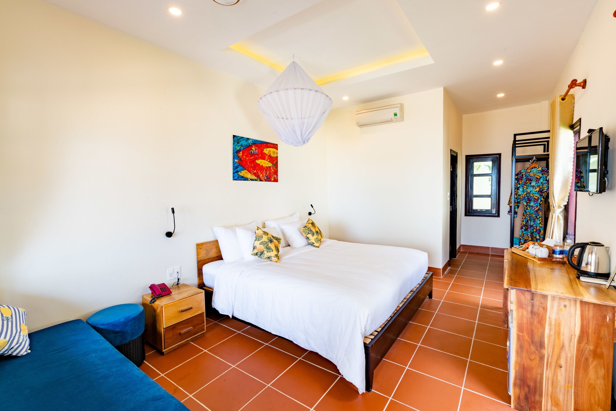 tại Hula Hula Beachfront Phu Quoc