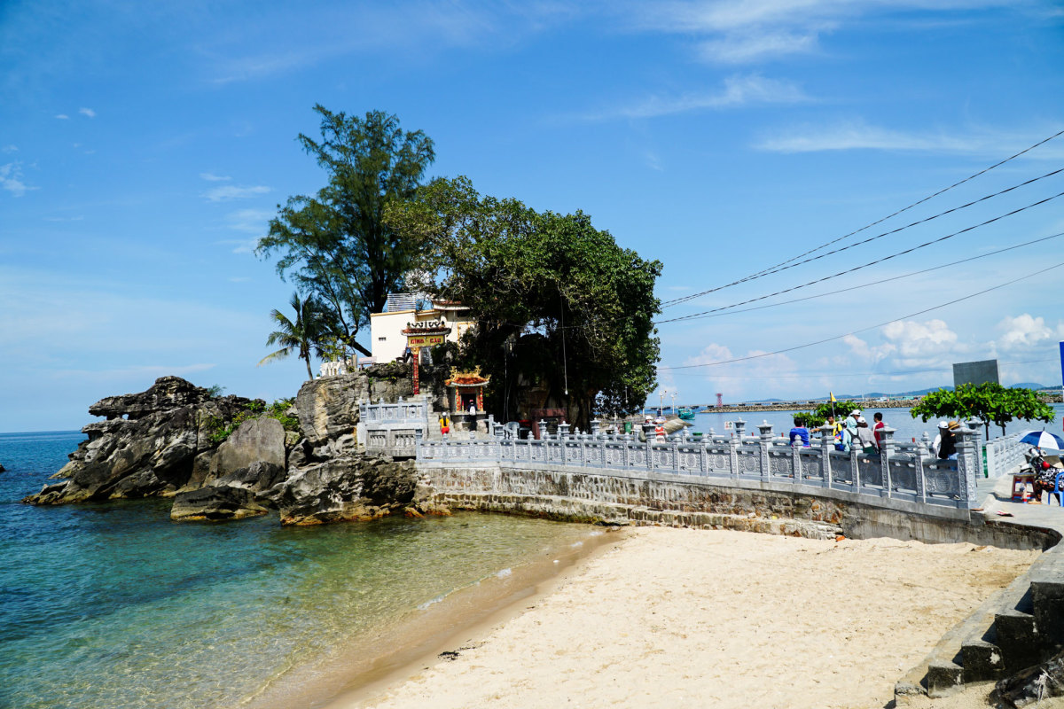 đến hula hula beachfront phu quoc