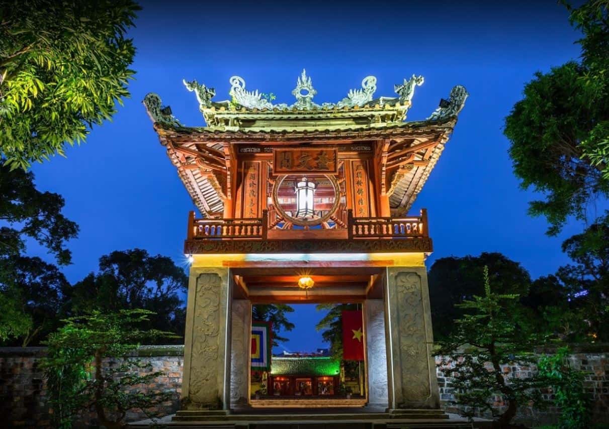 Văn Miếu Quốc Tử Giám gần khách sạn Kim Liên Hà Nội