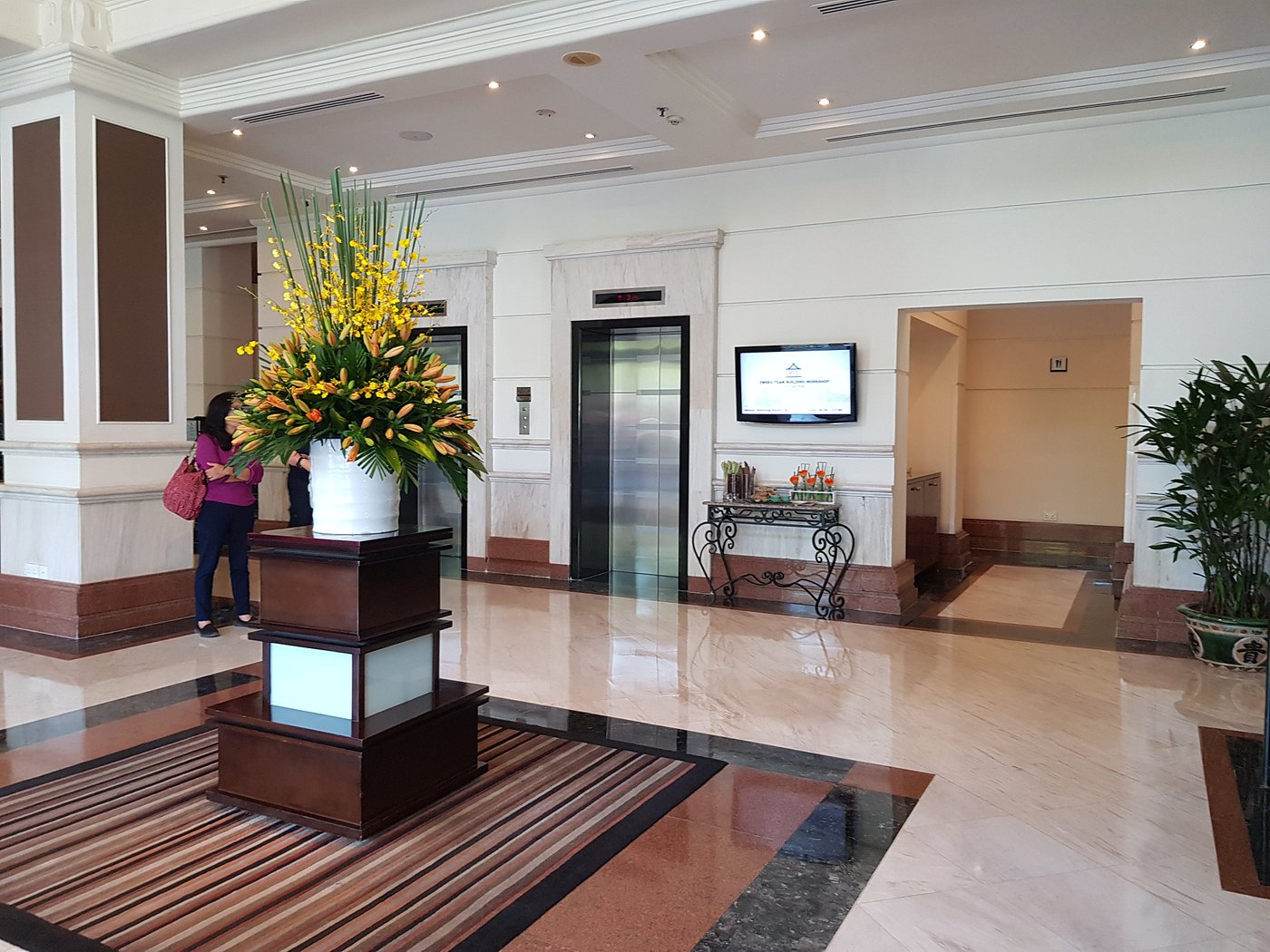 Khách sạn Movenpick Hà Nội