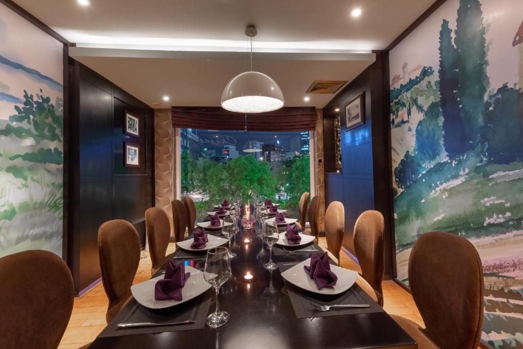 Phòng hội nghị sự kiện tại khách sạn Palace Sài Gòn