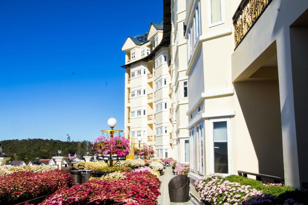 ladalat hotel