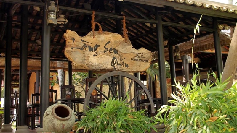 về lotus village resort