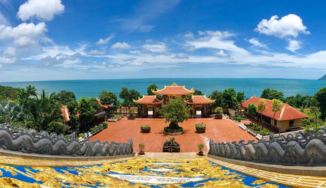 Chùa Hộ Quốc tại Mường Thanh Luxury Phú Quốc Hotel