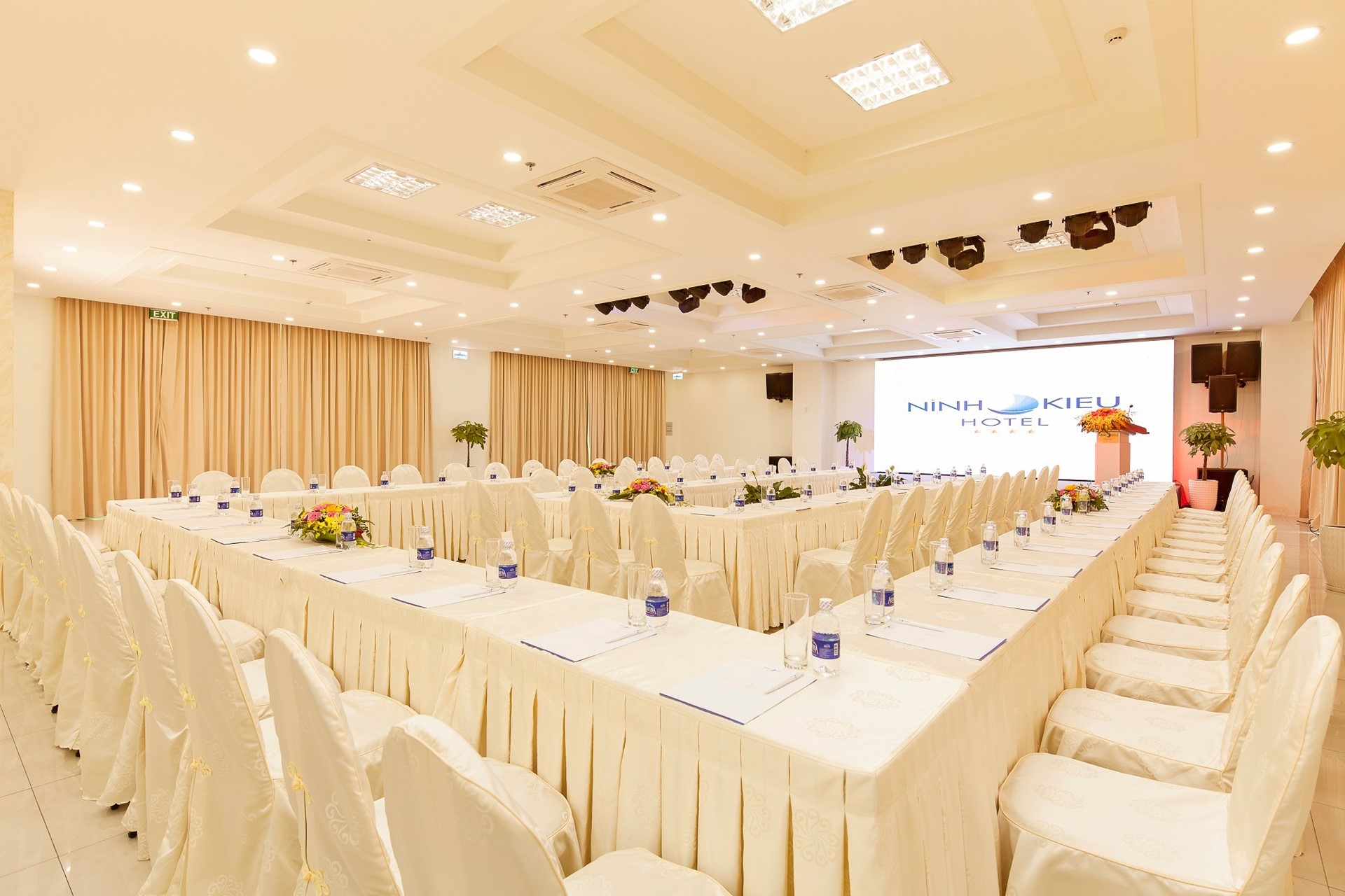 Tiệc và hội nghị tại Ninh Kiều Riverside