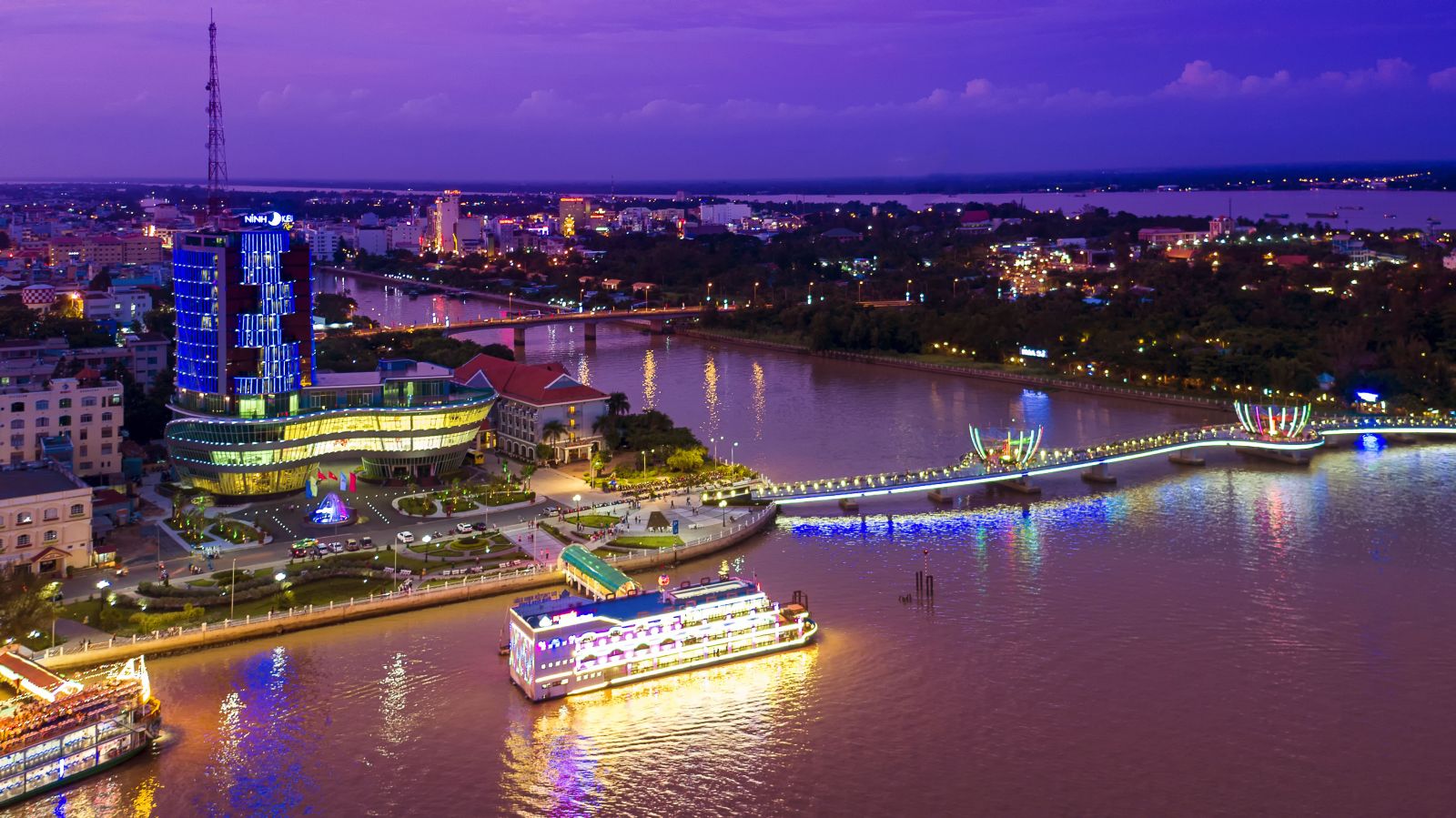 Ninh Kiều Riverside