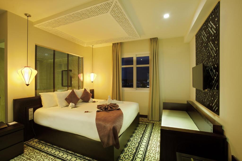 Royal Riverside Hội An