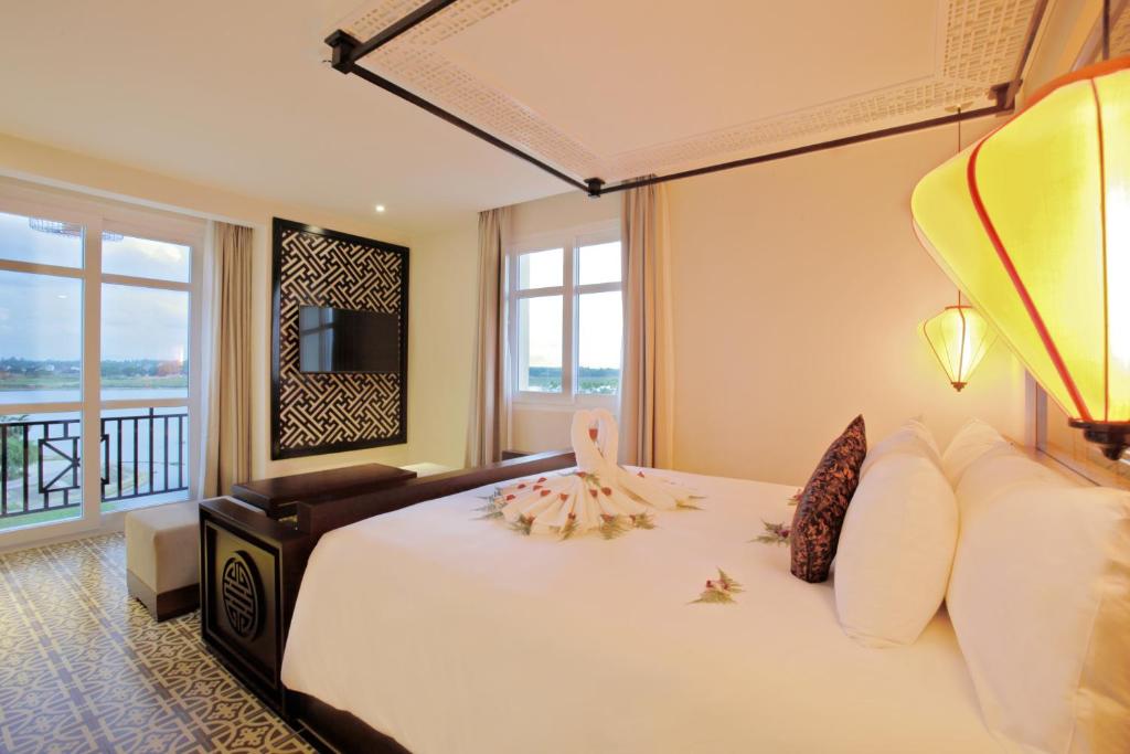 Royal Riverside Hội An