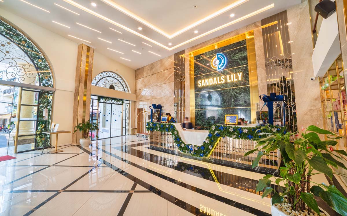 Sandals LiLy Hotel