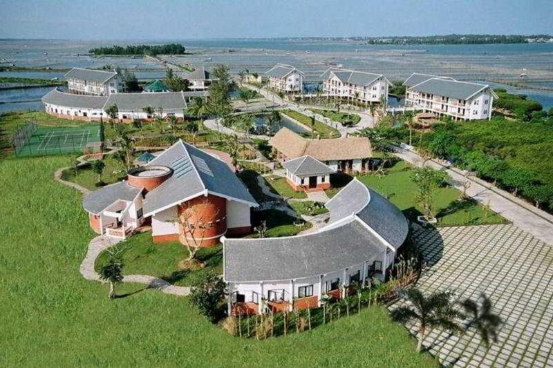 Tam Giang Resort - Nét đẹp hiện đại bên dòng sông Hương thơ mộng