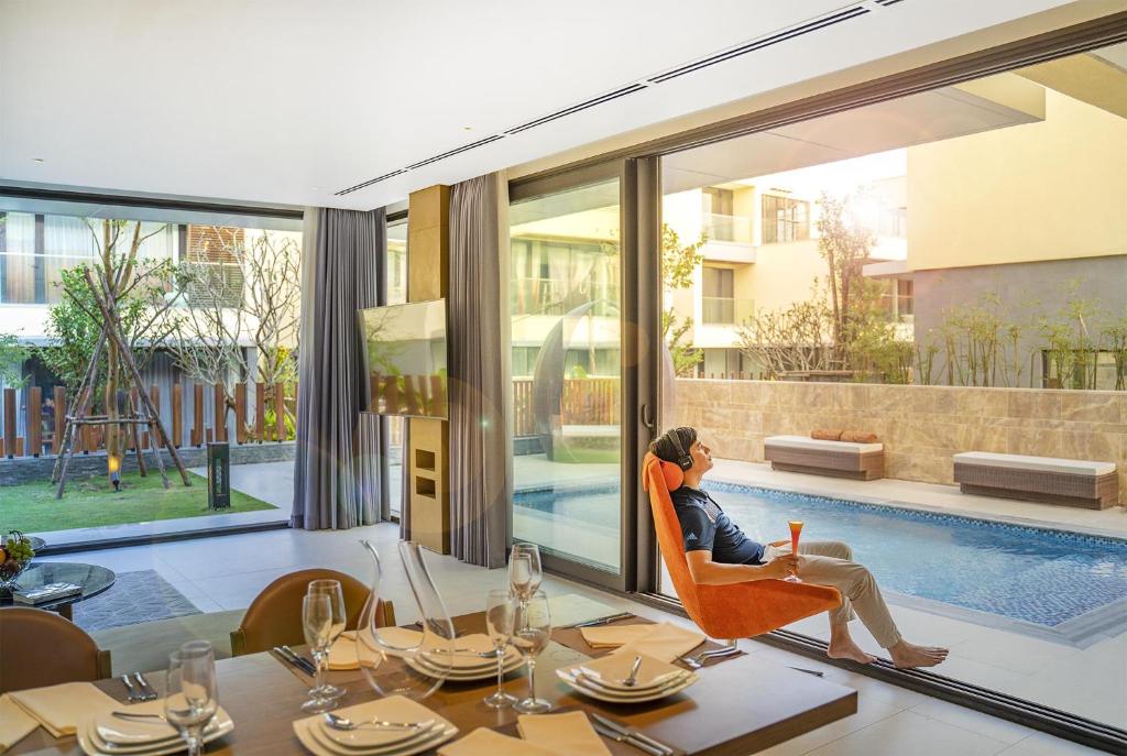 The Five Villas & Resort - Khu nghỉ dưỡng 5 sao bên bờ biển xinh đẹp
