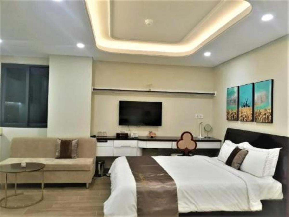 golden tree hotel