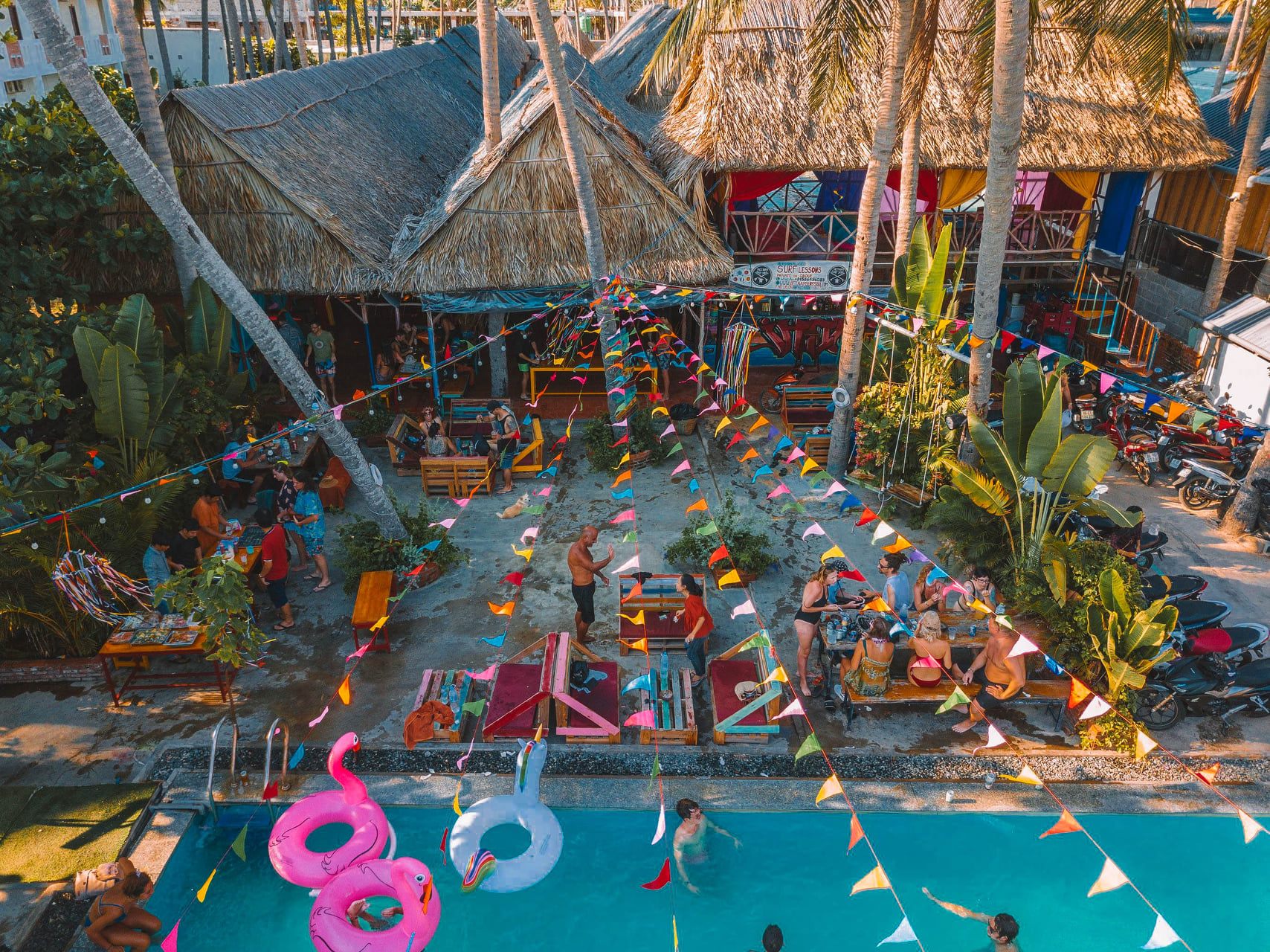 iHome Backpacker Resort - Vẻ đẹp sắc màu tại Mũi Né 