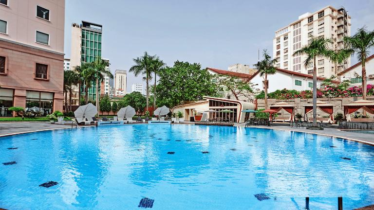 Hồ bơi lotte hotel