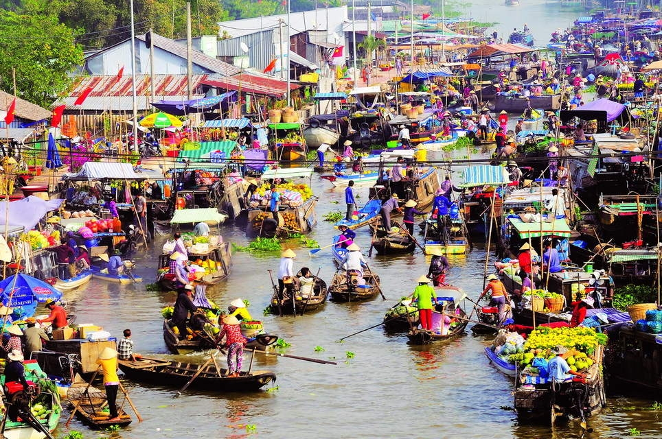 Chợ nổi Cái Răng gần Mường Thanh Cần Thơ