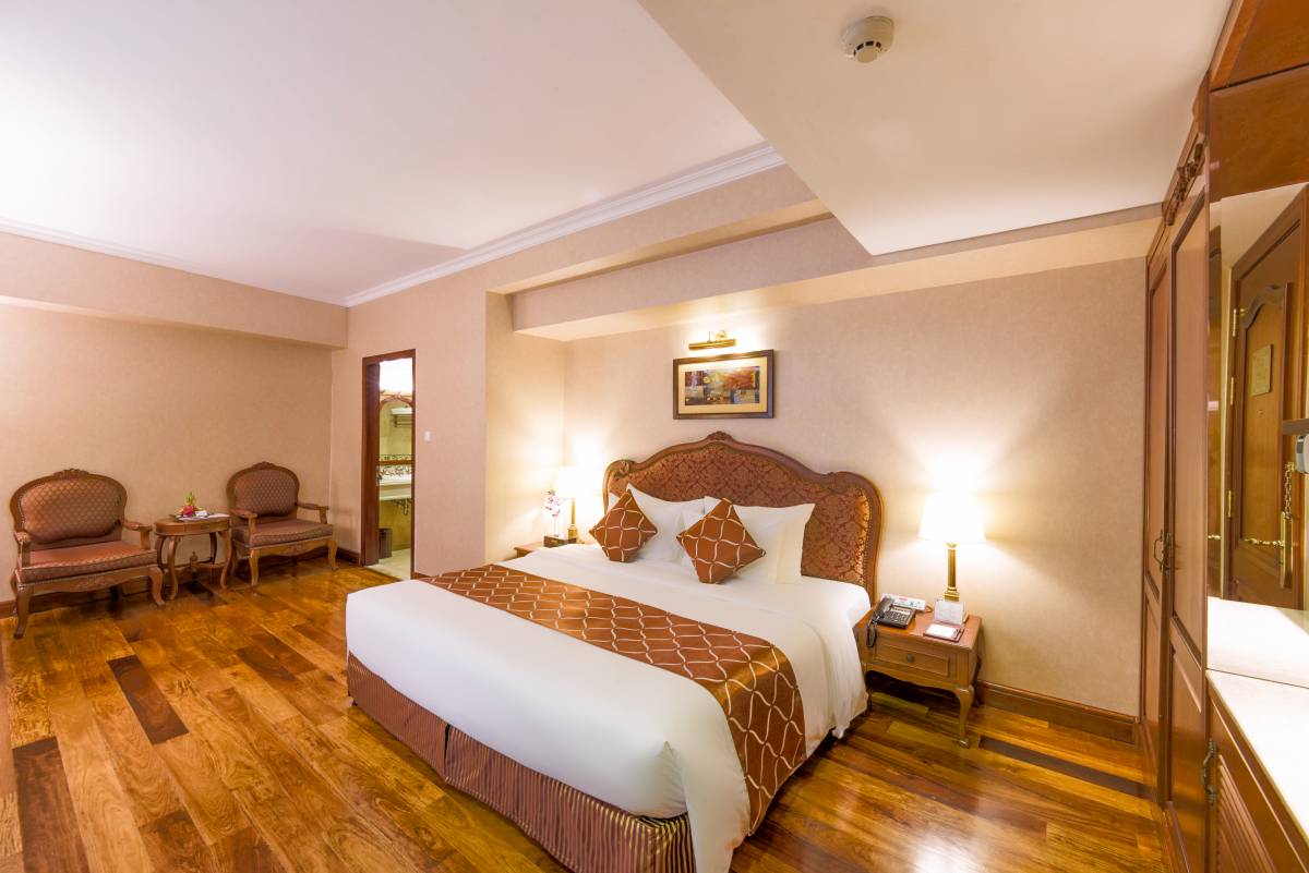 khách sạn grand hồ chí minh