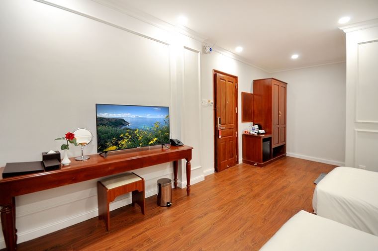 sunflower hotel