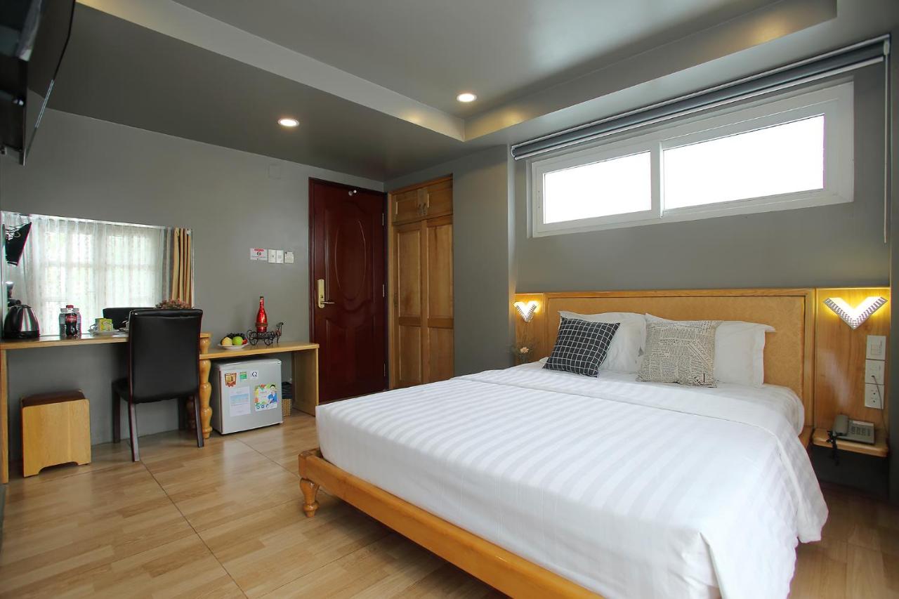 Sunshine boutique hotel Phu My Hung