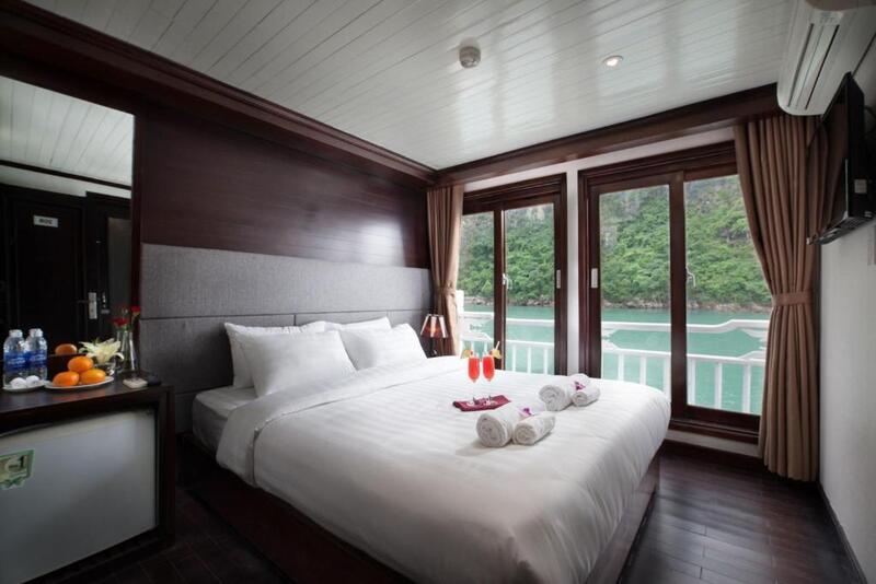 Aclass Stellar Cruise - Du thuyền sang trọng giữa thiên nhiên