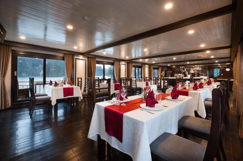 Aclass Stellar Cruise - Du thuyền sang trọng giữa thiên nhiên