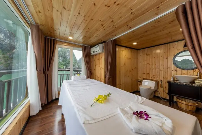 du thuyền Emotion Cruise