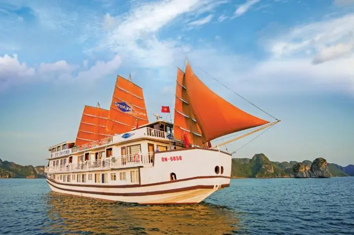 Gray Line Cruise Halong - Hải trình thú vị trên vịnh Hạ Long
