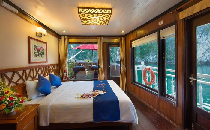 Gray Line Cruise Halong - Hải trình thú vị trên vịnh Hạ Long