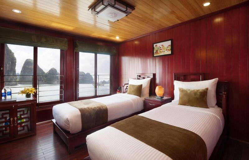 HaLong Party Cruise - Khám phá kì quan trên du thuyền đẳng cấp